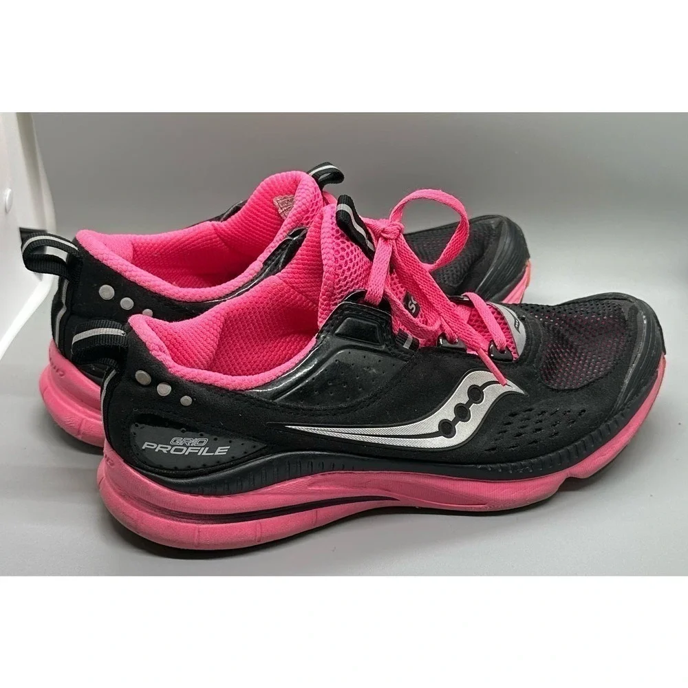 Saucony women’s grid